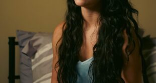 INTERVIEW: Rising ‘Scream Queen’ Lawson Greyson Talks V/H/S: Halloween