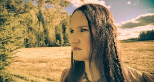 Jenny Räisänen releases new single Warrior