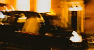 BLACK LOUNGE SHARE THE NEW SINGLE TAXI